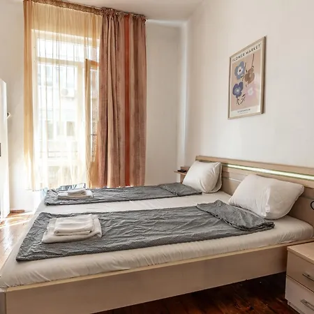 Salts Market 3br Retreat * Sofia